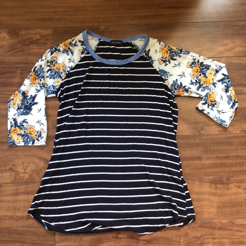 🚨 Flash Sale 🚨 Floral Baseball Tee